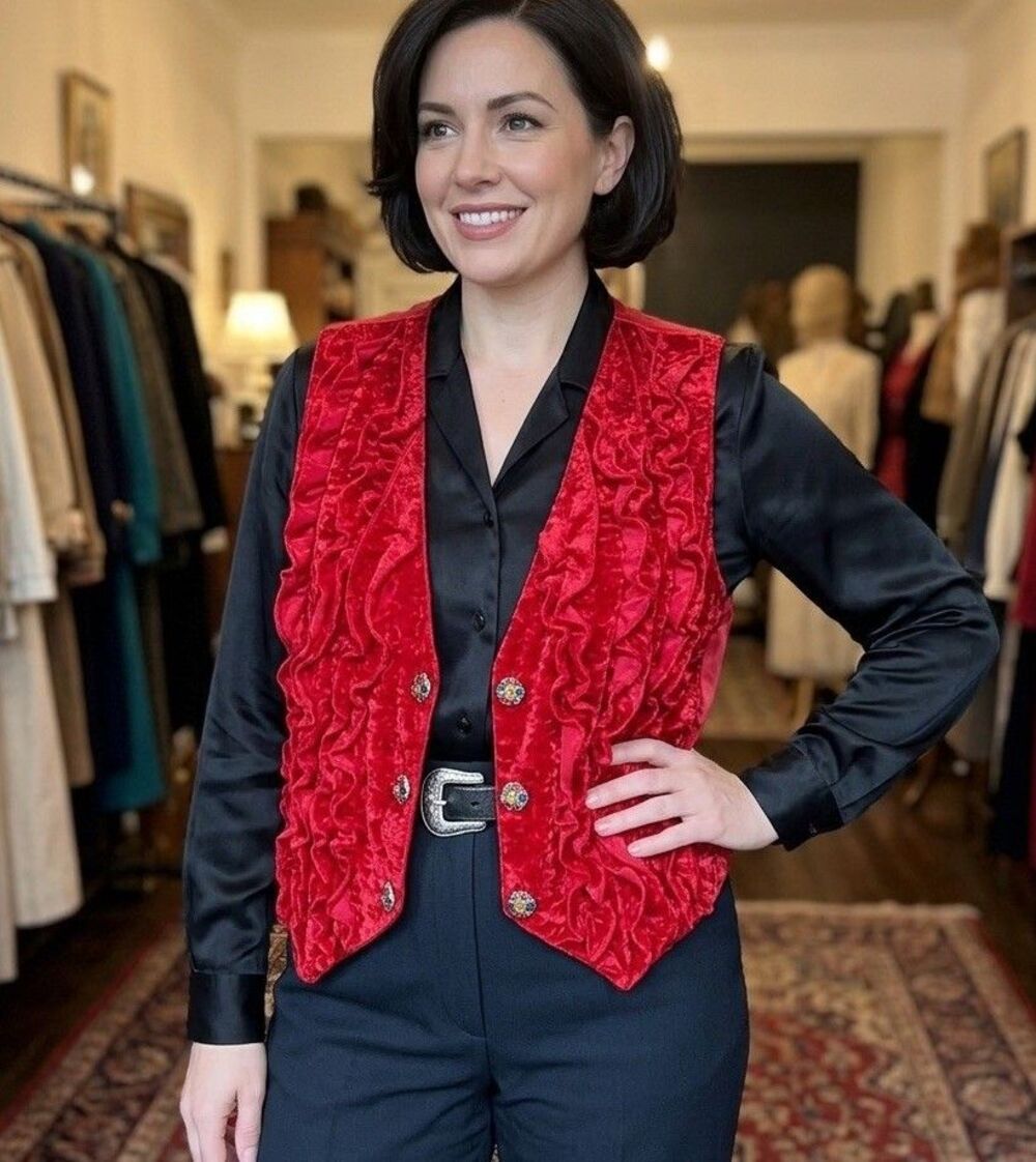 Vintage 80s/90s Starfire Red Ruffled Velvet Vest Size 16 Jewel Button Whimsigoth